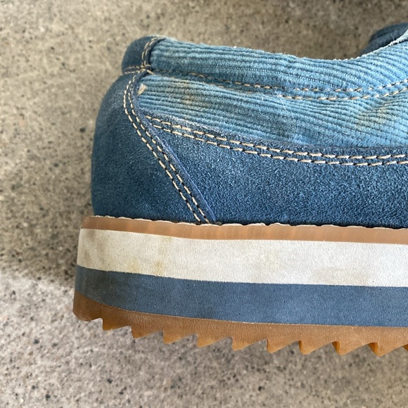 Blue Corduroy and Suede, Retro Style Air Walks Sneakers - Picture 4 of 7